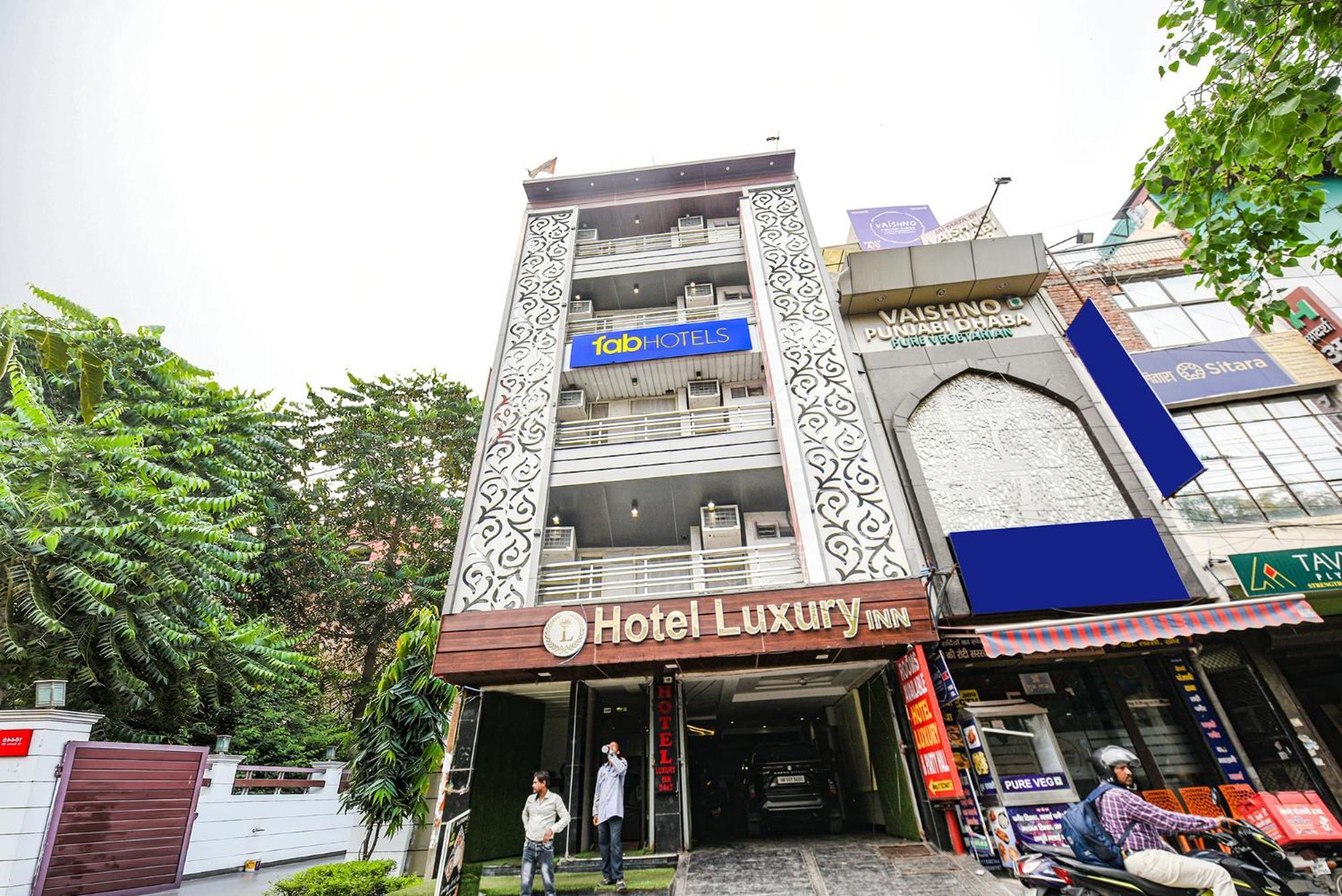 Fabhotel Luxury Near Adarsh Nagar Metro Hotel